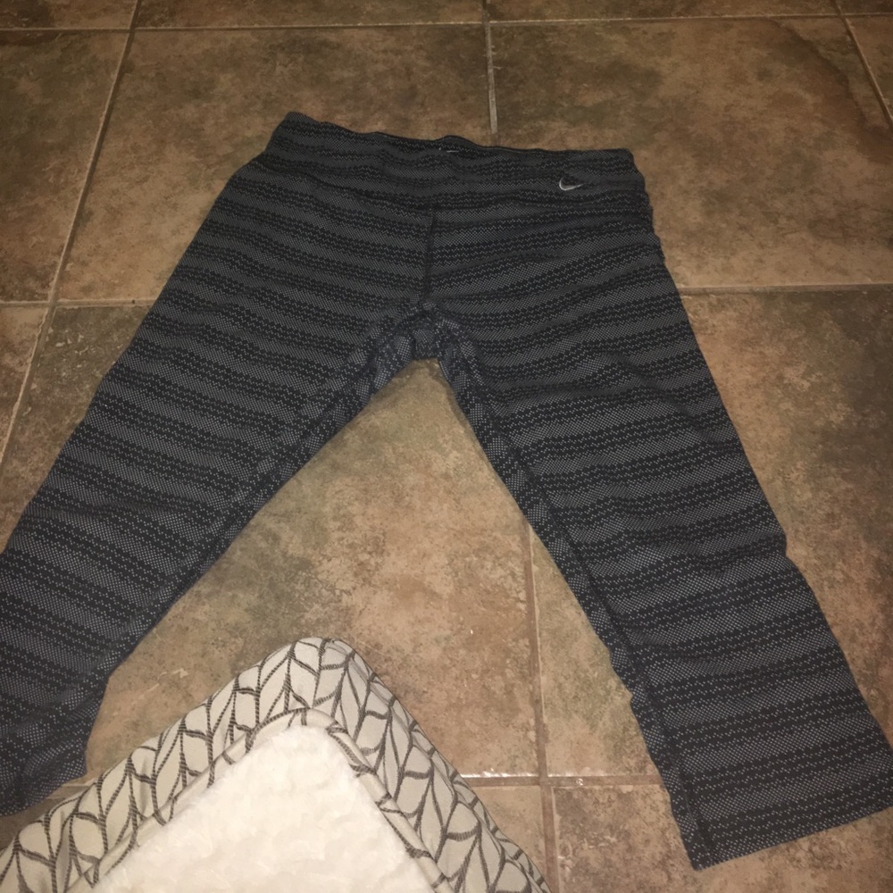 Nike capris